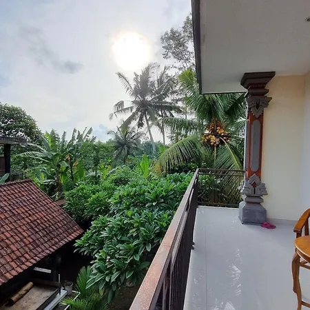Karmila House Hotel